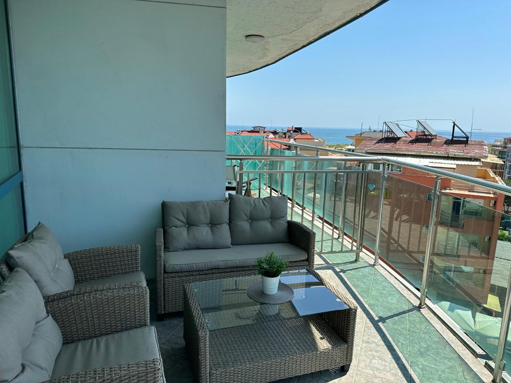 Spacious And Cozy Apartment In Complex Del Sol Приморско Екстериор снимка
