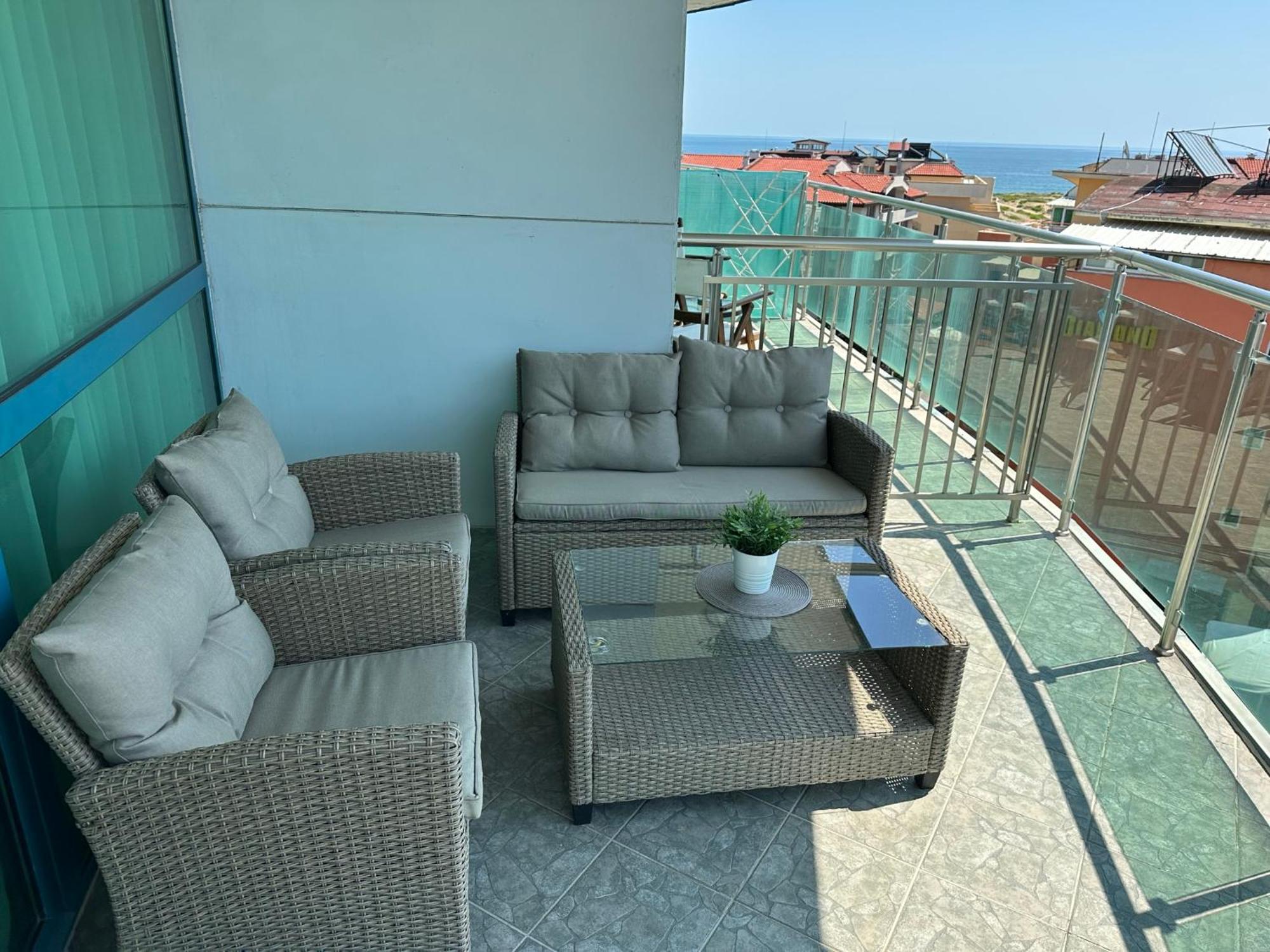 Spacious And Cozy Apartment In Complex Del Sol Приморско Екстериор снимка